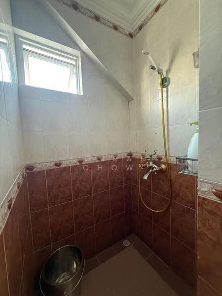 Terang Bulan, , Room Rental, 250 sqft, Semi-Detached House For Rent, by Conrad Chow, 500243303 - Bathroom - PropertyGuru.com.sg
