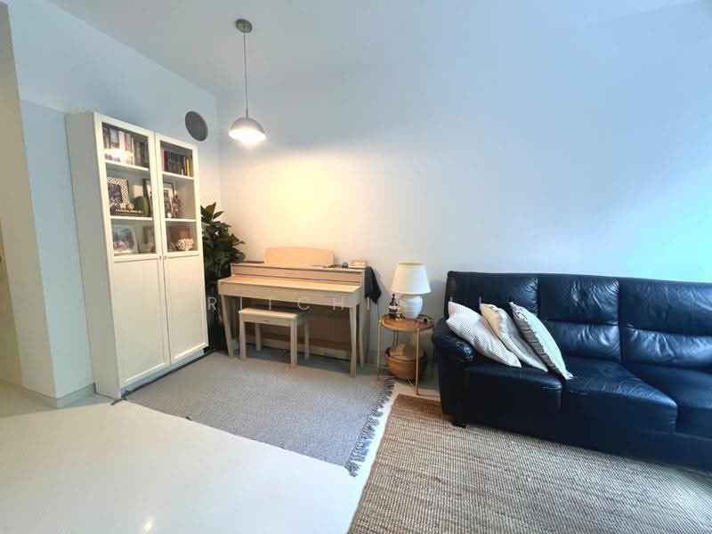 RV Suites, 396 River Valley Road, 1 Bedroom, 689 sqft, Apartment For Rent, by Ritchie Li, 500243307 - Living Room - PropertyGuru.com.sg