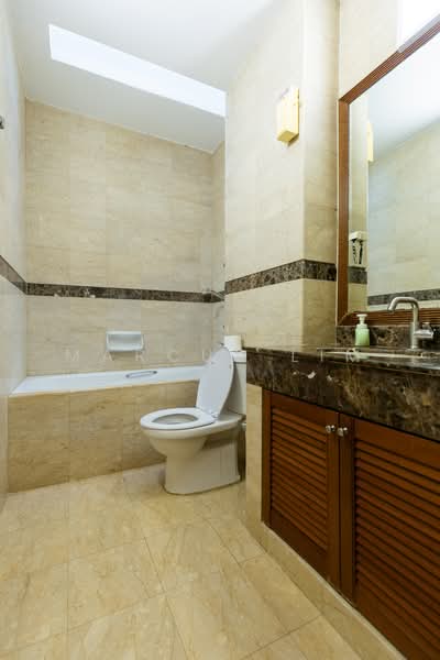 Limau Villas, Limau Terrace, 5 Bedrooms, 4,310 sqft, Terraced House For Sale, by Marcus Lim, 500243315 - Bathroom - PropertyGuru.com.sg