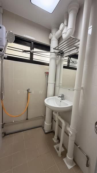 74 Bedok North Road, 74 Bedok North Road, 2 Bedrooms, 635 sqft, HDB Flat For Sale, by Shawn Lim, 500243324 - Bathroom - PropertyGuru.com.sg