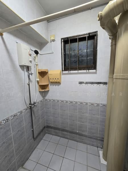 200A Sengkang East Road, 200A Sengkang East Road, 3 Bedrooms, 968 sqft, HDB Flat For Rent, by Sharmila Sukumar, 500243336 - Common Toilet - PropertyGuru.com.sg