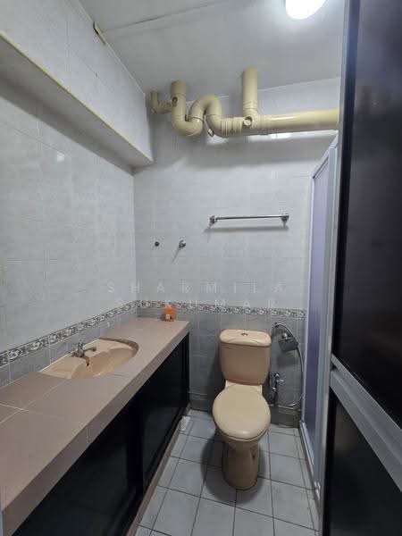 200A Sengkang East Road, 200A Sengkang East Road, 3 Bedrooms, 968 sqft, HDB Flat For Rent, by Sharmila Sukumar, 500243336 - Master Toilet - PropertyGuru.com.sg