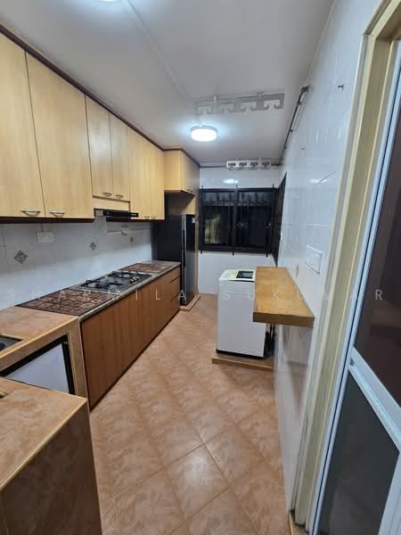 200A Sengkang East Road, 200A Sengkang East Road, 3 Bedrooms, 968 sqft, HDB Flat For Rent, by Sharmila Sukumar, 500243336 - Kitchen - PropertyGuru.com.sg