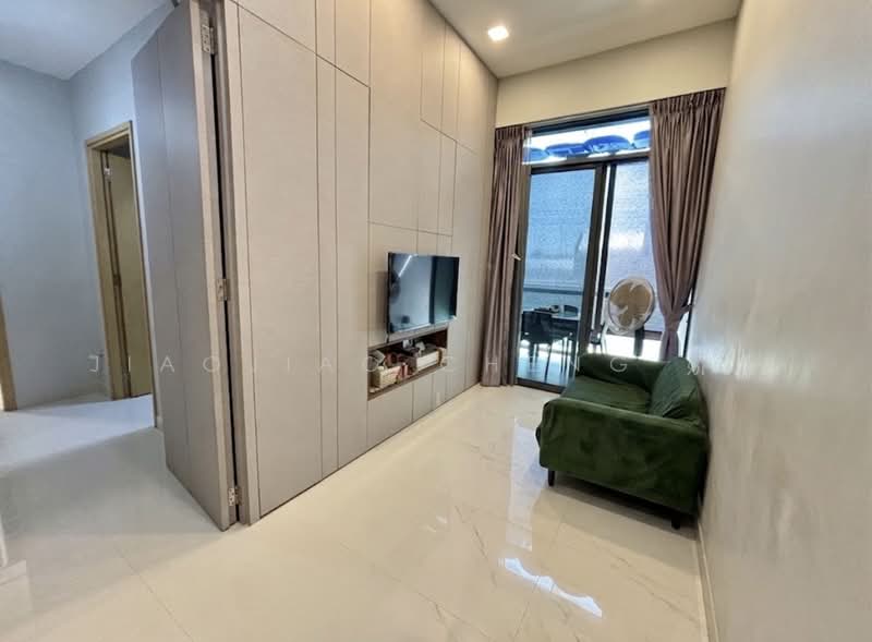 Midtown Residences, 1189 Upper Serangoon Road, 2 Bedrooms, 700 sqft, Condominium For Sale, by Jiaojiao Cheng 娇娇, 500243339 - Living Room - PropertyGuru.com.sg