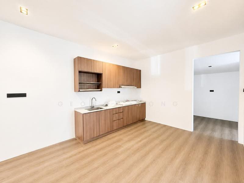 60 Chiselhurst Grove, , 3 Bedrooms, 1,700 sqft, Terraced House For Rent, by George Wong, 500243346 - Kitchen - PropertyGuru.com.sg