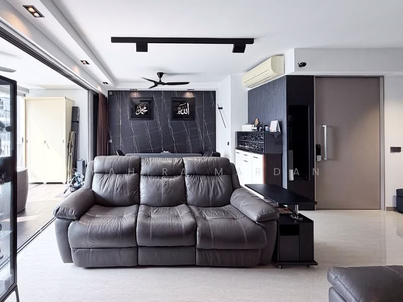 15 Waterwoods, Punggol Field Walk, 5 Bedrooms, 1,668 sqft, Condominium For Sale, by Syahira Mardan, 500243366 - Living Room - PropertyGuru.com.sg