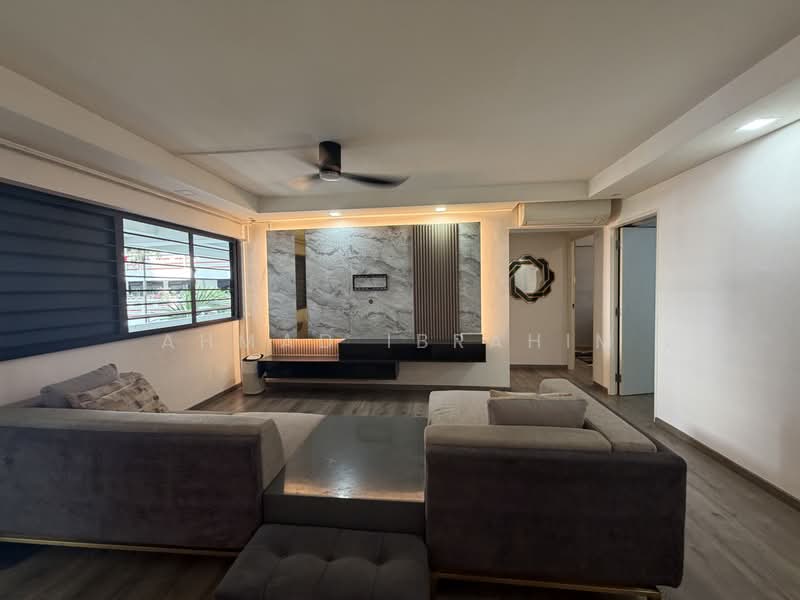 725 Tampines Street 71, 725 Tampines Street 71, 3 Bedrooms, 1,119 sqft, HDB Flat For Sale, by Ahmad Ibrahim, 500243368 - Living Room - PropertyGuru.com.sg