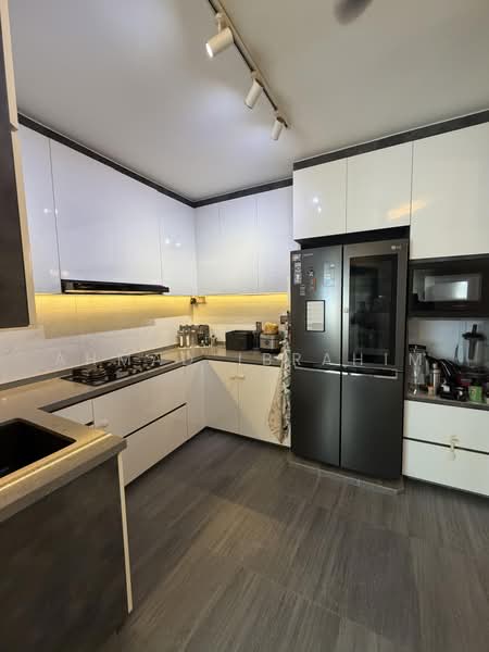 725 Tampines Street 71, 725 Tampines Street 71, 3 Bedrooms, 1,119 sqft, HDB Flat For Sale, by Ahmad Ibrahim, 500243368 - Kitchen - PropertyGuru.com.sg