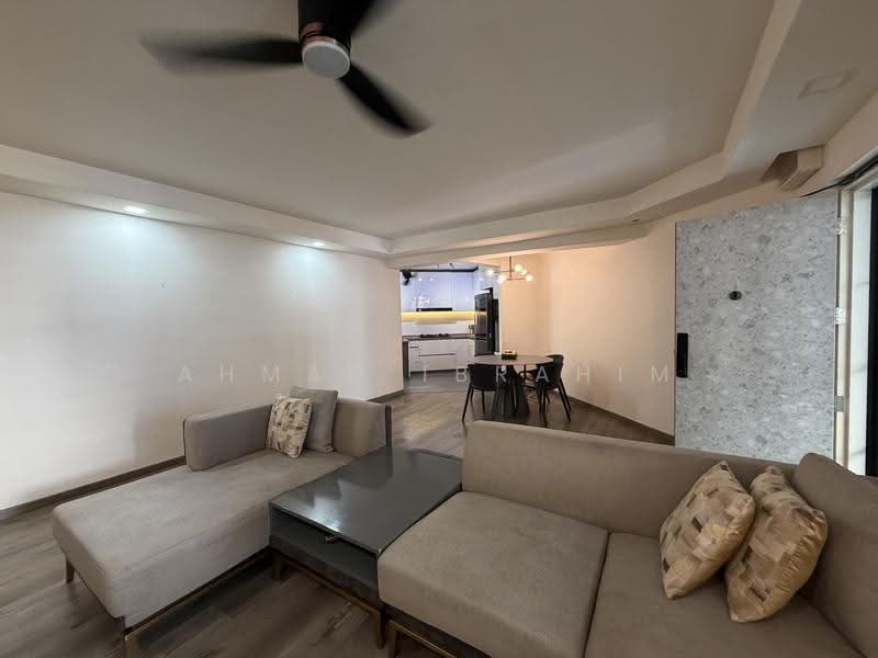 725 Tampines Street 71, 725 Tampines Street 71, 3 Bedrooms, 1,119 sqft, HDB Flat For Sale, by Ahmad Ibrahim, 500243368 - Living Room - PropertyGuru.com.sg