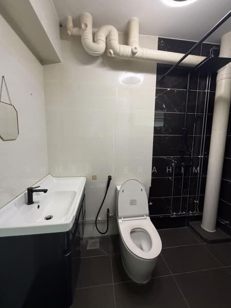 725 Tampines Street 71, 725 Tampines Street 71, 3 Bedrooms, 1,119 sqft, HDB Flat For Sale, by Ahmad Ibrahim, 500243368 - Bathroom - PropertyGuru.com.sg