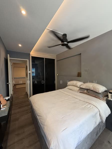725 Tampines Street 71, 725 Tampines Street 71, 3 Bedrooms, 1,119 sqft, HDB Flat For Sale, by Ahmad Ibrahim, 500243368 - Bedroom - PropertyGuru.com.sg