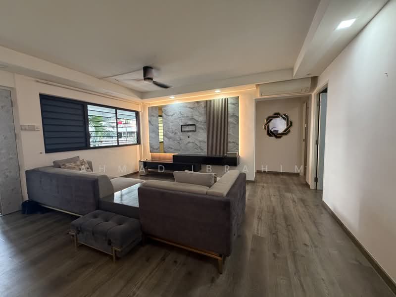 725 Tampines Street 71, 725 Tampines Street 71, 3 Bedrooms, 1,119 sqft, HDB Flat For Sale, by Ahmad Ibrahim, 500243368 - Living Room - PropertyGuru.com.sg