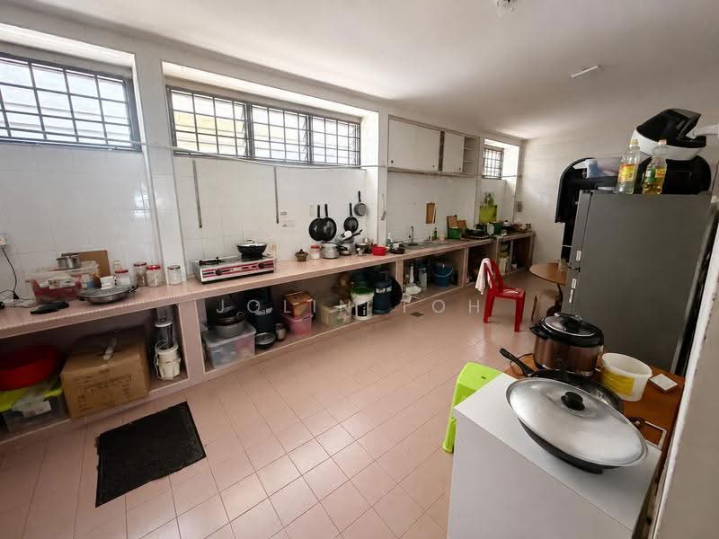 D19 C.H.E.A.P Semi D 1km Rosyth Nanyang Park, Jalan Limbok, Hougang / Punggol / Sengkang, 4 Bedrooms, 2,300 sqft, Semi-Detached House For Sale, by Jolin Toh, 500243376 - Kitchen - PropertyGuru.com.sg