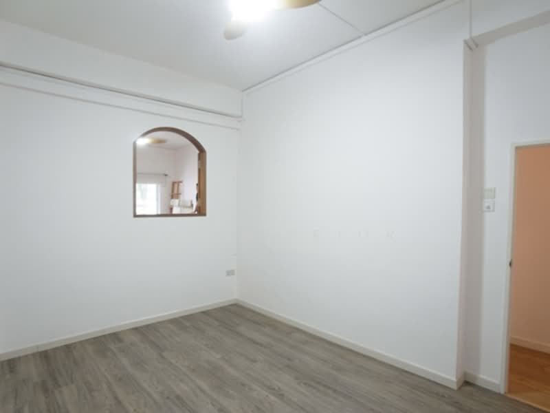 TIONG BAHRU MRT 2 BED, Tiong Bahru Walkup Apartment, 2 Bedrooms, 900 sqft, Walk-up Apartment For Rent, by Susan Prior, 500243386 - Interior - PropertyGuru.com.sg