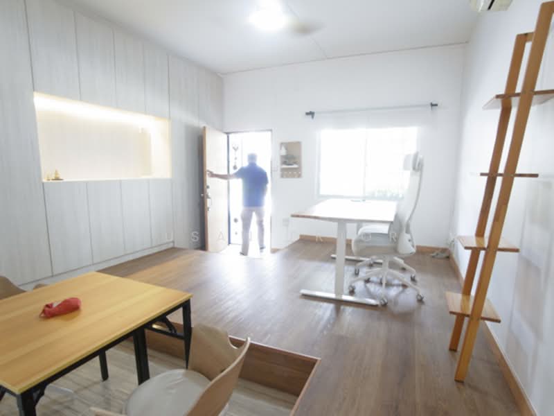 TIONG BAHRU MRT 2 BED, Tiong Bahru Walkup Apartment, 2 Bedrooms, 900 sqft, Walk-up Apartment For Rent, by Susan Prior, 500243386 - Study - PropertyGuru.com.sg