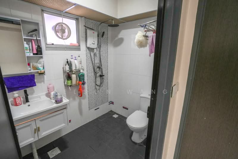 162A Rivervale Crescent, 162A Rivervale Crescent, 2 Bedrooms, 1,216 sqft, HDB Flat For Rent, by Elson Wang, 500243425 - Bathroom - PropertyGuru.com.sg