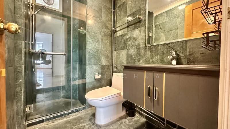 Crystal Rhu, 8A Tanjong Rhu Road, East Coast / Marine Parade, 2 Bedrooms, 1,066 sqft, Apartment For Rent, by Hazel Chua, 500243429 - Bathroom - PropertyGuru.com.sg