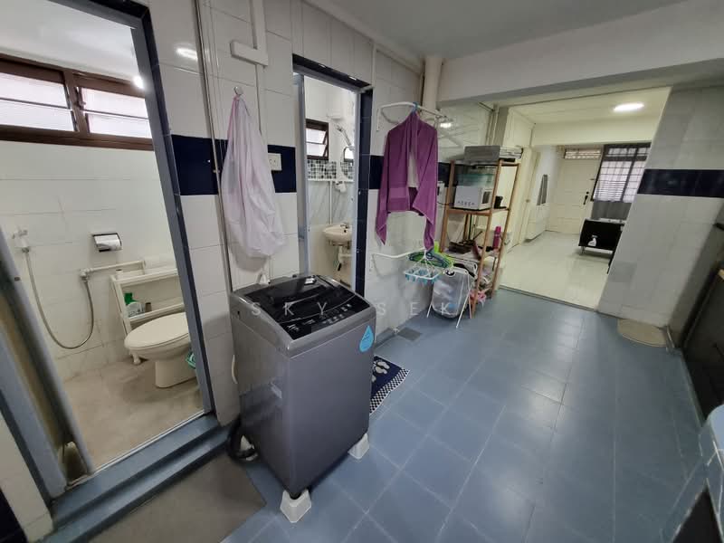 1 Marsiling Drive, 1 Marsiling Drive, 2 Bedrooms, 700 sqft, HDB Flat For Rent, by Sky Sek, 500243433 - Bathroom - PropertyGuru.com.sg
