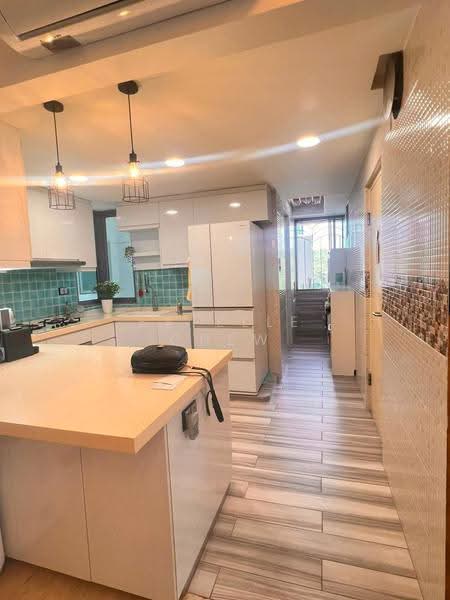 The Madeira, 52 Bukit Batok Street 31, 3 Bedrooms, 1,302 sqft, Condominium For Sale, by Estelle Chew, 500243434 - Kitchen - PropertyGuru.com.sg