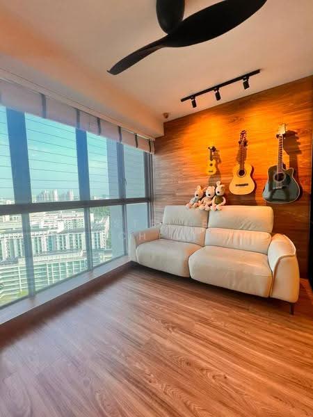 The Madeira, 52 Bukit Batok Street 31, 3 Bedrooms, 1,302 sqft, Condominium For Sale, by Estelle Chew, 500243434 - Living Room - PropertyGuru.com.sg