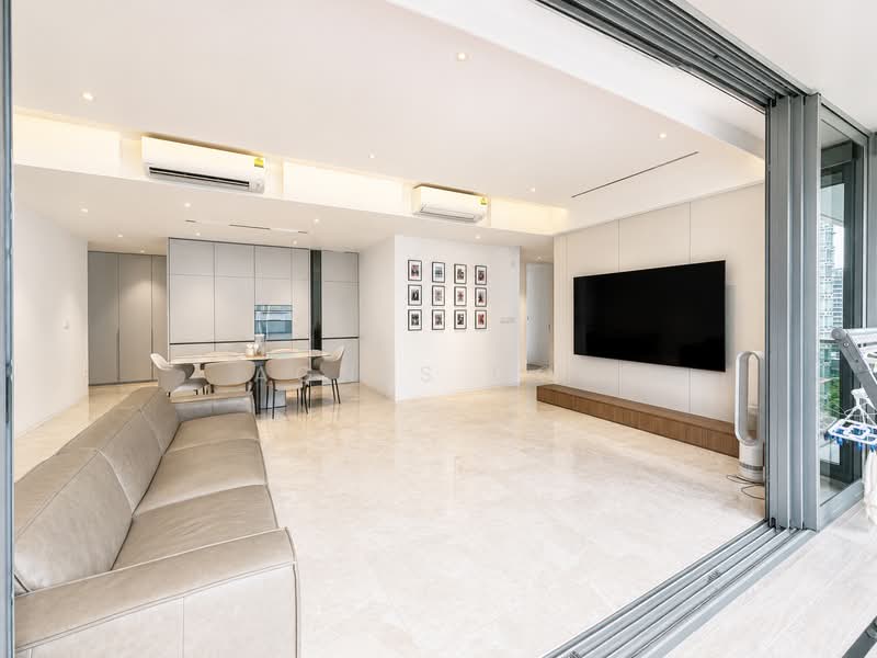 Amber Park, 18 Amber Gardens, 4 Bedrooms, 1,572 sqft, Condominium For Sale, by Agnes Goh, 500243465 - Living Room - PropertyGuru.com.sg