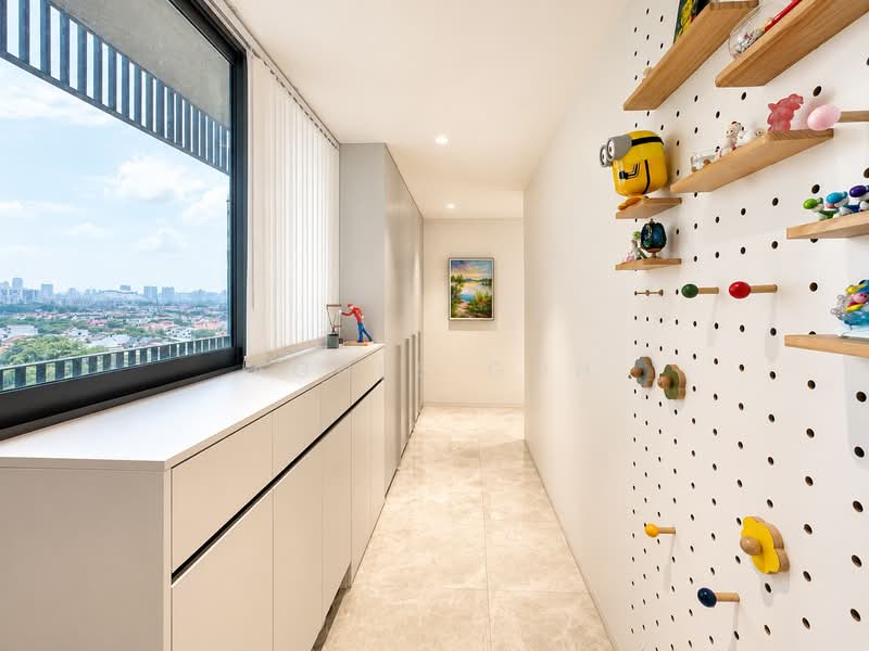 Amber Park, 18 Amber Gardens, 4 Bedrooms, 1,572 sqft, Condominium For Sale, by Agnes Goh, 500243465 - Corridor - PropertyGuru.com.sg