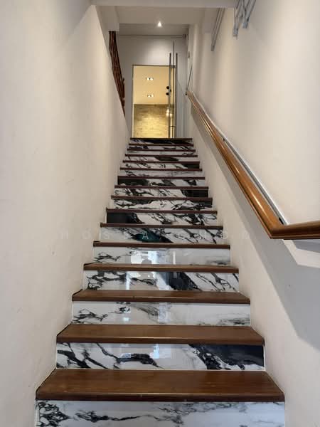 Office Space for Rent in Tras Street, Chinatown / Tanjong Pagar, 1,700 sqft, Shop / Shophouse For Rent, by Hosea Choo, 500243477 - Corridor - CommercialGuru.com.sg