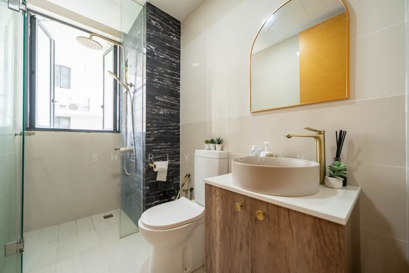 Hedges Park Condominium, 73 Flora Drive, 3 Bedrooms, 1,076 sqft, Condominium For Sale, by Sherlyn Chan, 500243487 - Common Bathroom - PropertyGuru.com.sg