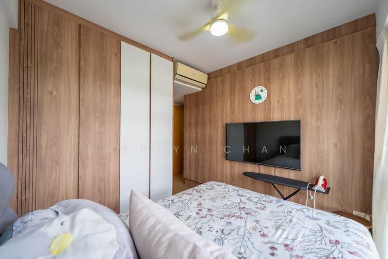Hedges Park Condominium, 73 Flora Drive, 3 Bedrooms, 1,076 sqft, Condominium For Sale, by Sherlyn Chan, 500243487 - Master Bedroom - PropertyGuru.com.sg