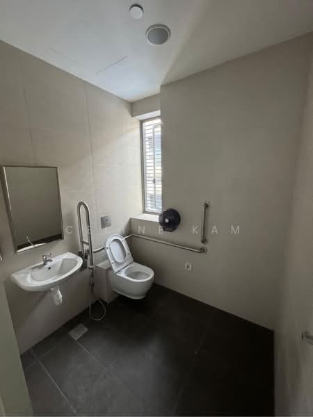 Apex Foodworks, 18 18, Hougang / Punggol / Sengkang, 3,046 sqft, Factory / Workshop (B2) For Rent, by Celine Kam, 500243499 - Level 1 toilet - CommercialGuru.com.sg