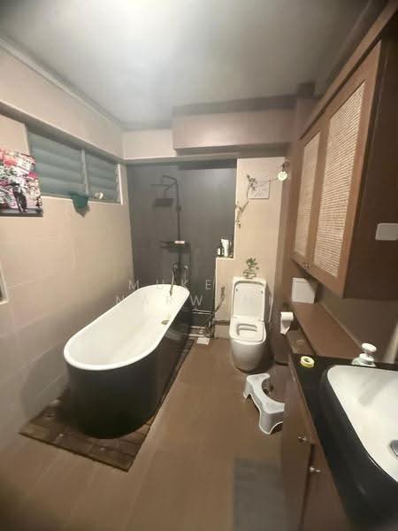 236 Bishan Street 22, 236 Bishan Street 22, Ang Mo Kio / Bishan / Thomson, Room Rental, 200 sqft, HDB Flat For Rent, by Mukesh Narwani, 500243504 - Bathroom - PropertyGuru.com.sg