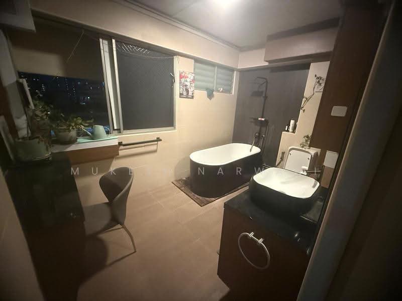 236 Bishan Street 22, 236 Bishan Street 22, Ang Mo Kio / Bishan / Thomson, Room Rental, 200 sqft, HDB Flat For Rent, by Mukesh Narwani, 500243504 - Bathroom - PropertyGuru.com.sg