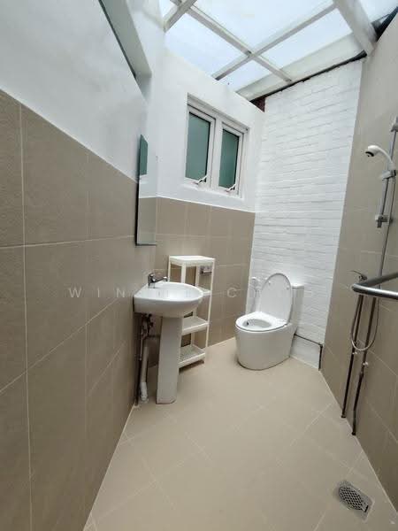 Spacious Room with Ensuite Bathroom and Skylight in Novena Bungalow, , 1 Bedroom, 200 sqft, Bungalow House For Rent, by Winnie Choo, 500243507 - Bathroom - PropertyGuru.com.sg