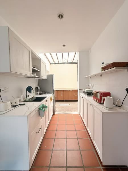 Spacious Room with Ensuite Bathroom and Skylight in Novena Bungalow, , 1 Bedroom, 200 sqft, Bungalow House For Rent, by Winnie Choo, 500243507 - Kitchen - PropertyGuru.com.sg