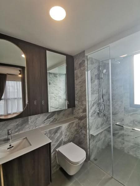 Clavon, 8 Clementi Avenue 1, 4 Bedrooms, 1,281 sqft, Condominium For Rent, by Kee Carrine, 500243509 - Bathroom - PropertyGuru.com.sg