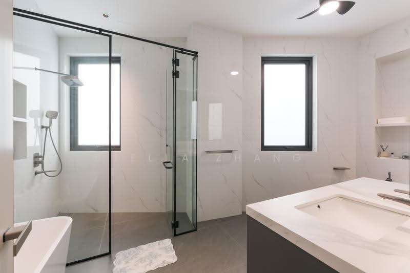 Yio Chu Kang Road, Seletar / Yio Chu Kang, 7 Bedrooms, 8,876 sqft, Semi-Detached House For Sale, by Stella Zhang, 500243522 - Level 2 - Common Room 2 Bathroom - PropertyGuru.com.sg