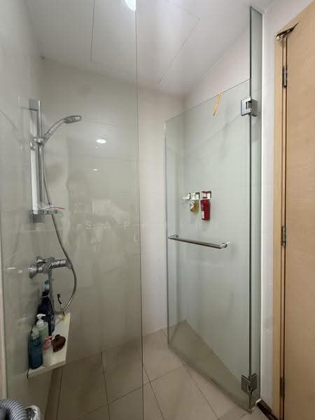 The Luxurie, 21 Compassvale Road, Hougang / Punggol / Sengkang, Room Rental, 60 sqft, Condominium For Rent, by Sapphire Lee, 500243537 - Bathroom - PropertyGuru.com.sg