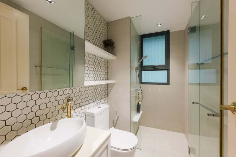 Bellewaters, 17 Anchorvale Crescent, 3 Bedrooms, 1,066 sqft, Condominium For Sale, by Lester See, 500243540 - Bathroom - PropertyGuru.com.sg