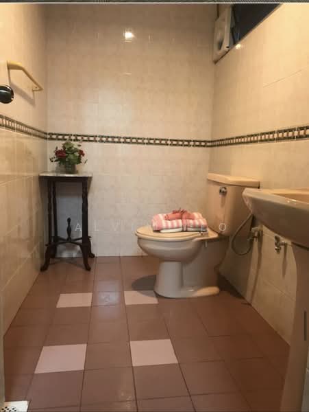 Renovated Office Space at Attractive Rent at Crystal Time Building B1 Light Industrial, Macpherson / Potong Pasir, 2,925 sqft, Light Industrial (B1) For Rent, by Alvin Yeo, 500243544 - Bathroom - CommercialGuru.com.sg