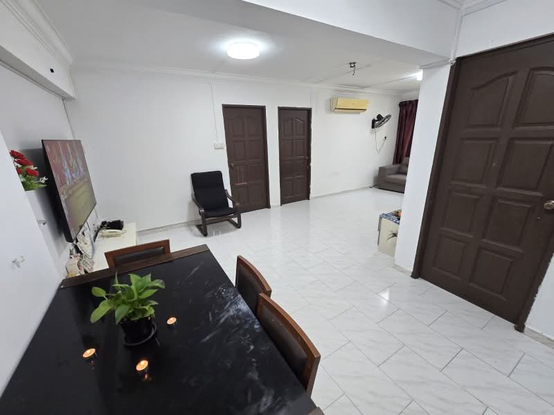 232 Simei Street 4, 232 Simei Street 4, 3 Bedrooms, 1,192 sqft, HDB Flat For Sale, by Kumar N, 500243549 - Living Room - PropertyGuru.com.sg