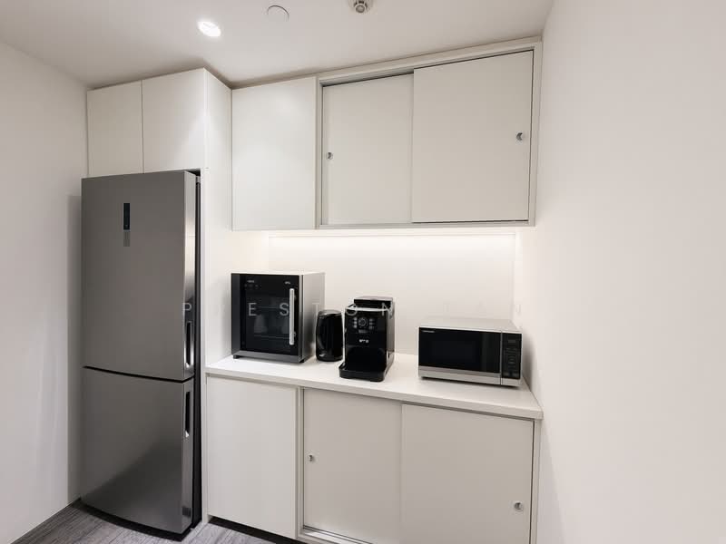 Ocbc Centre, 65 Chulia Street, 2,174 sqft, Office For Rent, by Preston Tan, 500243568 - Kitchen - CommercialGuru.com.sg