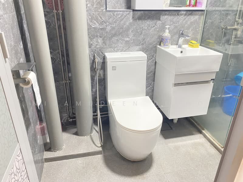 892A Woodlands Drive 50, 892A Woodlands Drive 50, 3 Bedrooms, 1,076 sqft, HDB Flat For Sale, by Nijamudeen Deeno, 500243570 - Bathroom - PropertyGuru.com.sg