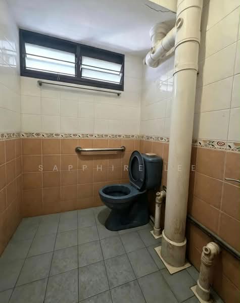 Undervalued! Star buy!, Ave 1, 3 Bedrooms, 786 sqft, HDB Flat For Sale, by Sapphire Lee, 500243571 - Bathroom - PropertyGuru.com.sg