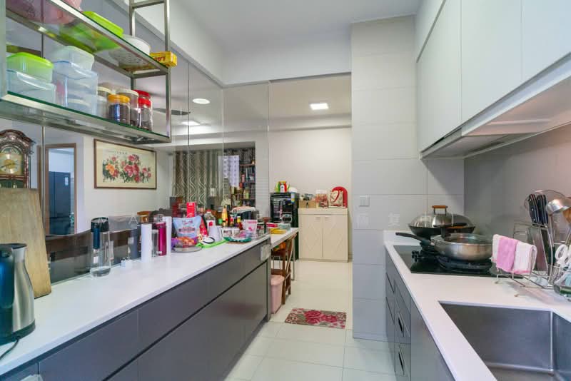 Q Bay Residences, 9 Tampines Street 86, 3 Bedrooms, 1,119 sqft, Condominium For Rent, by Mark Yeo (杨复中), 500243584 - Kitchen - PropertyGuru.com.sg