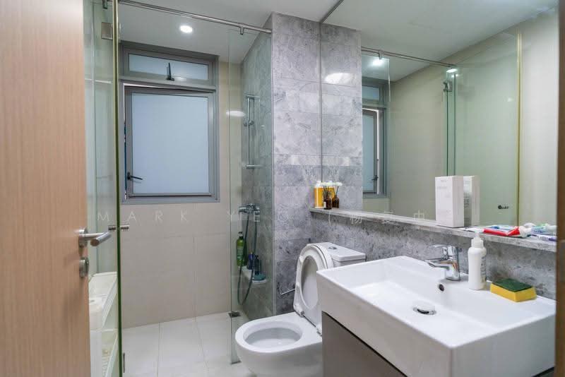 Q Bay Residences, 9 Tampines Street 86, 3 Bedrooms, 1,119 sqft, Condominium For Rent, by Mark Yeo (杨复中), 500243584 - Common Bathroom - PropertyGuru.com.sg