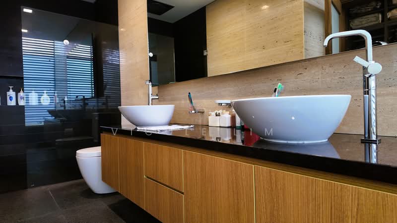 Surin Gardens, Surin Avenue, 5 Bedrooms, 6,433 sqft, Semi-Detached House For Sale, by Vicole Lim, 500243585 - Bathroom - PropertyGuru.com.sg