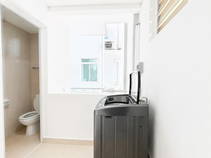 Calarasi, 31 Kim Keat Lane, 3 Bedrooms, 107 sqft, Apartment For Sale, by Angela Ng, 500243587 - Bathroom - PropertyGuru.com.sg