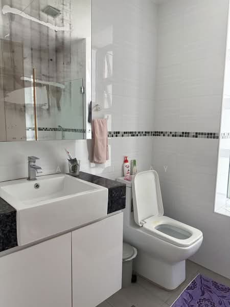 The Quintet, 44 Choa Chu Kang Street 64, Room Rental, 200 sqft, Condominium For Rent, by Alvin Tay, 500243592 - Bathroom - PropertyGuru.com.sg