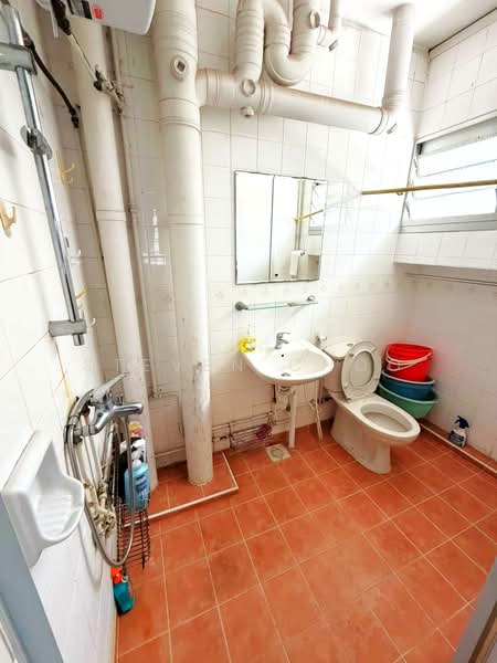 117 Yishun Ring Road, 117 Yishun Ring Road, Room Rental, 120 sqft, HDB Flat For Rent, by Steven Choo, 500243594 - Bathroom - PropertyGuru.com.sg
