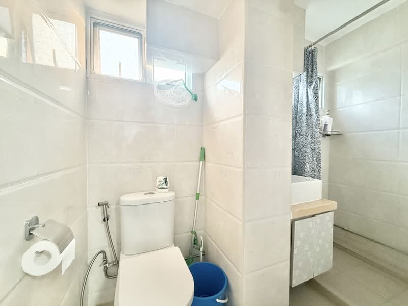 67 Marine Drive, 67 Marine Drive, 2 Bedrooms, 818 sqft, HDB Flat For Rent, by Yu Tianxin, 500243596 - Bathroom - PropertyGuru.com.sg